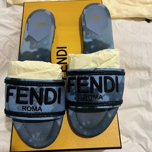 Fendi Hortensia Sandals - Blue and black floral motif. Size 39.
